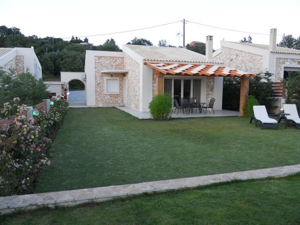 Villa Poulades 古维亚 外观 照片